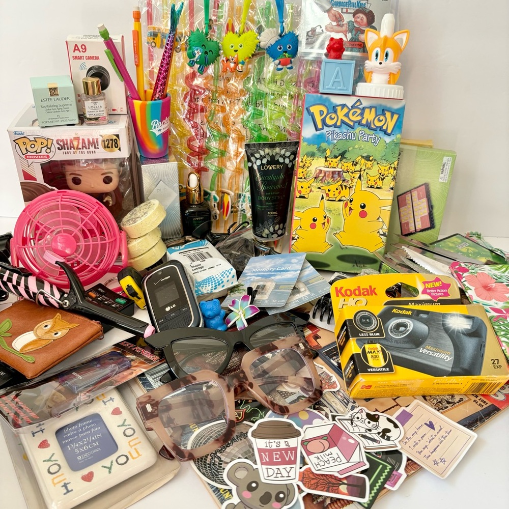 Junk Drawer Lot Vintage Modern Household Misc 4.5lbs‎